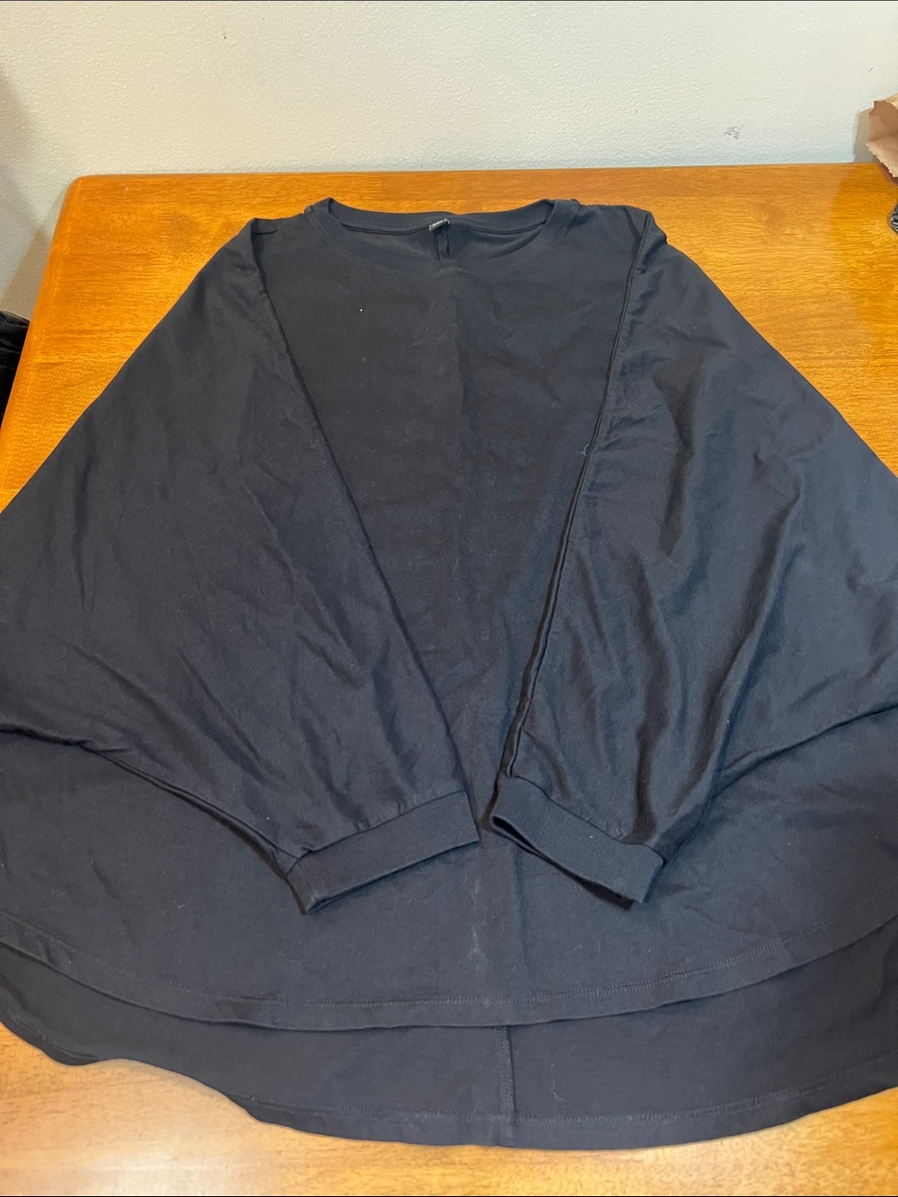 UNIQUE Black Long Sleeve Crewneck Shirt - SIZE LARGE